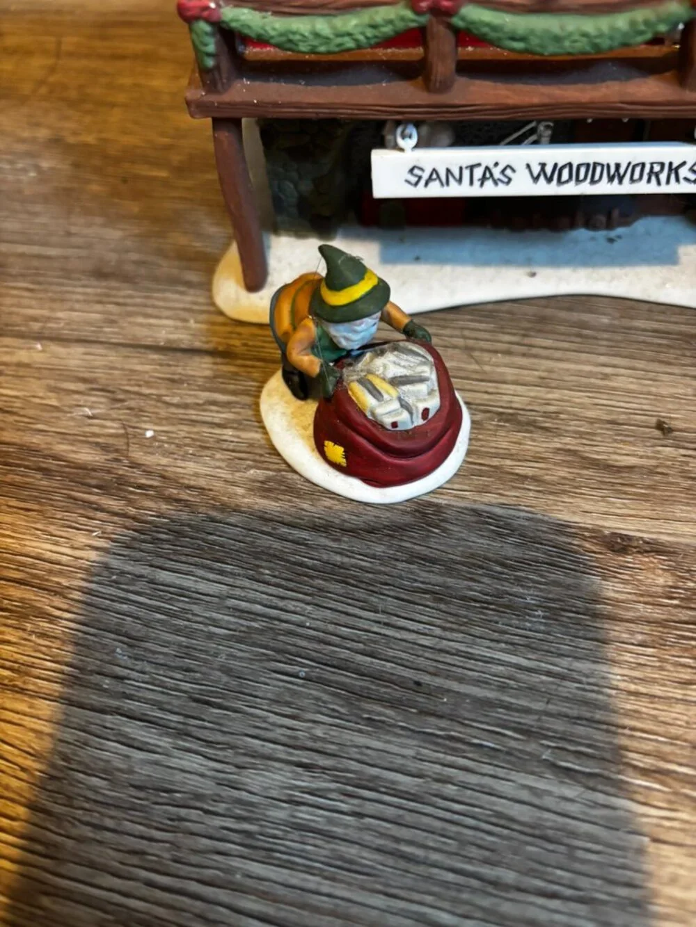 Department 56 Christmas village light up building Santas Wood Works
